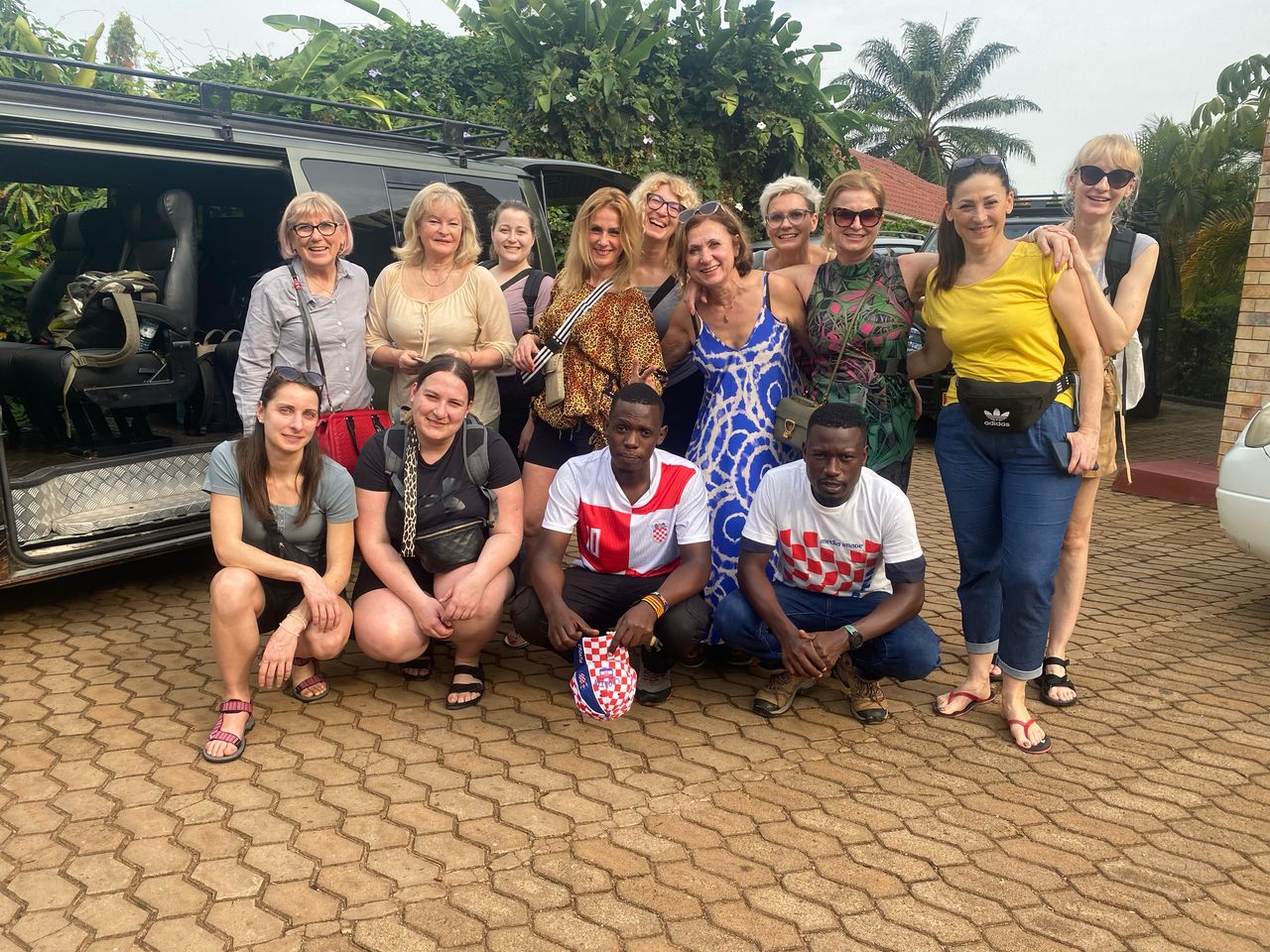 How to Choose a Group Car Rental in Uganda