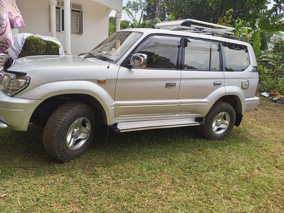 The Ultimate Guide to Uganda Car Rental Agreements-What to check