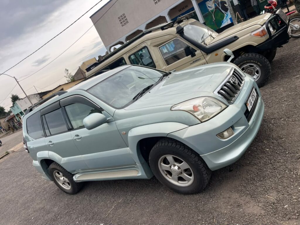Land cruiser for rent in Uganda